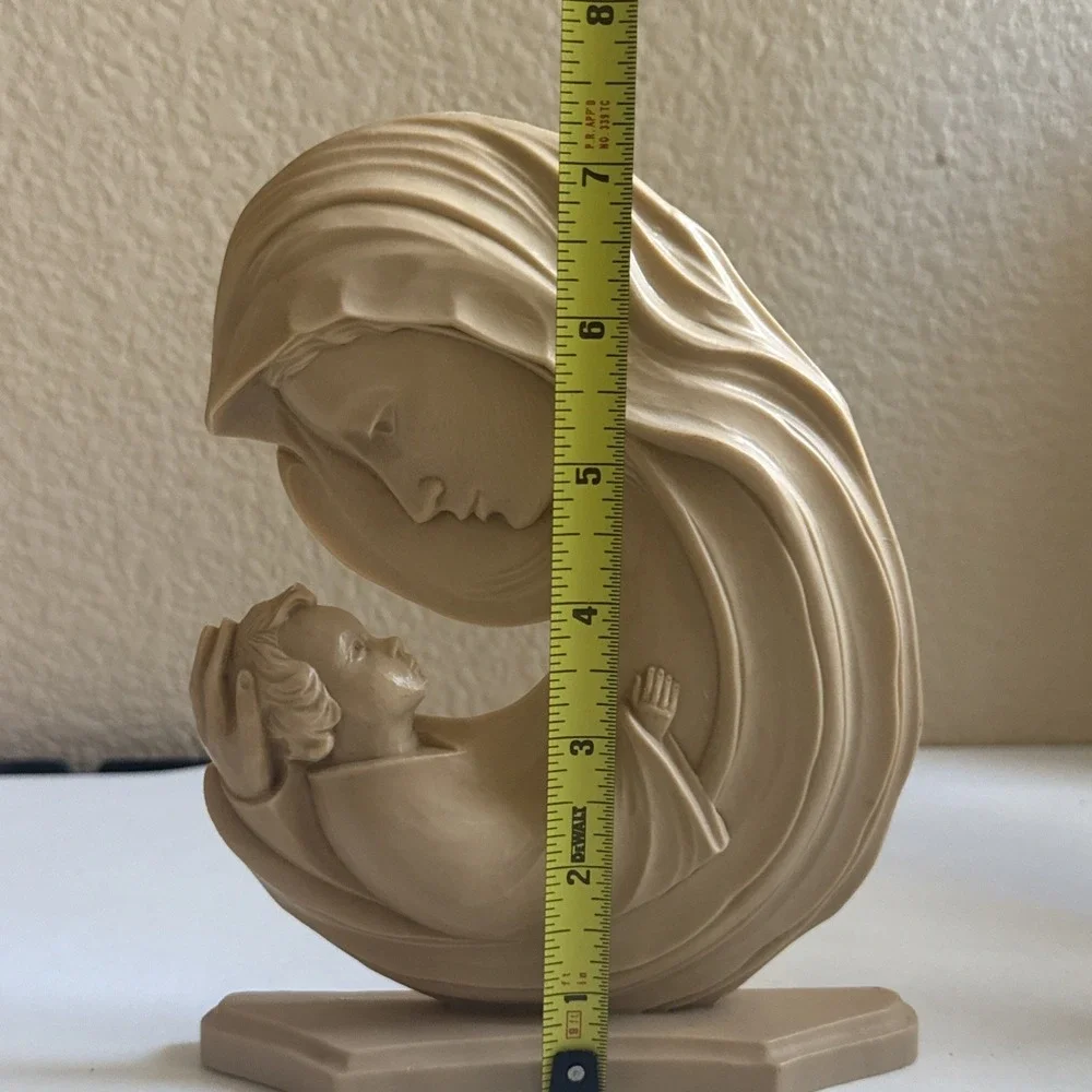 Vintage Mary and Baby Jesus Molded Plastic Figurine Free Standing - Wall Hanging